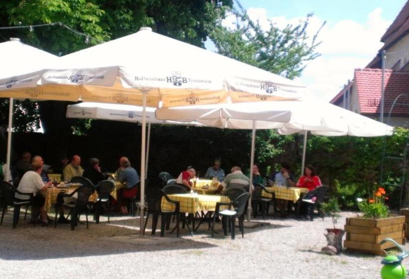 بنسيون Stiftsgasthof Hochburg