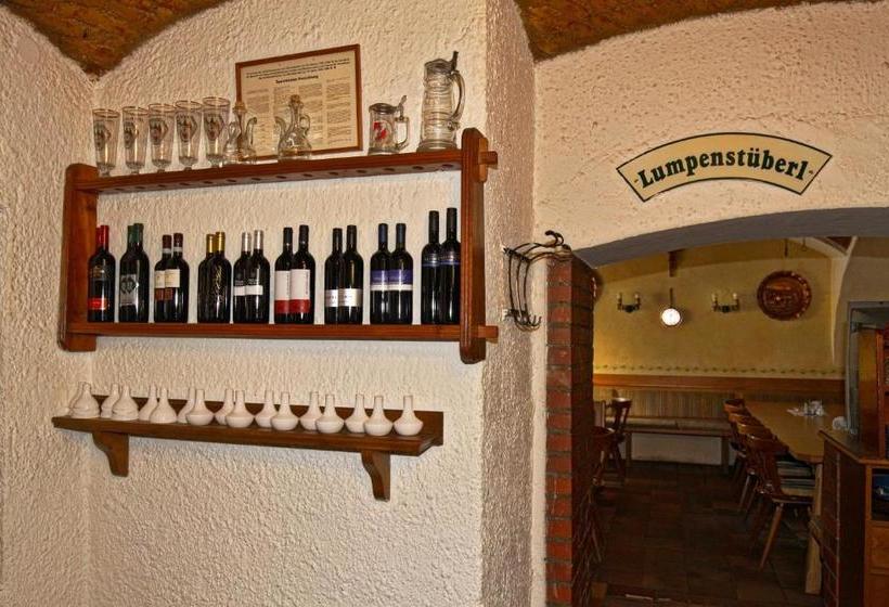 بنسيون Stiftsgasthof Hochburg