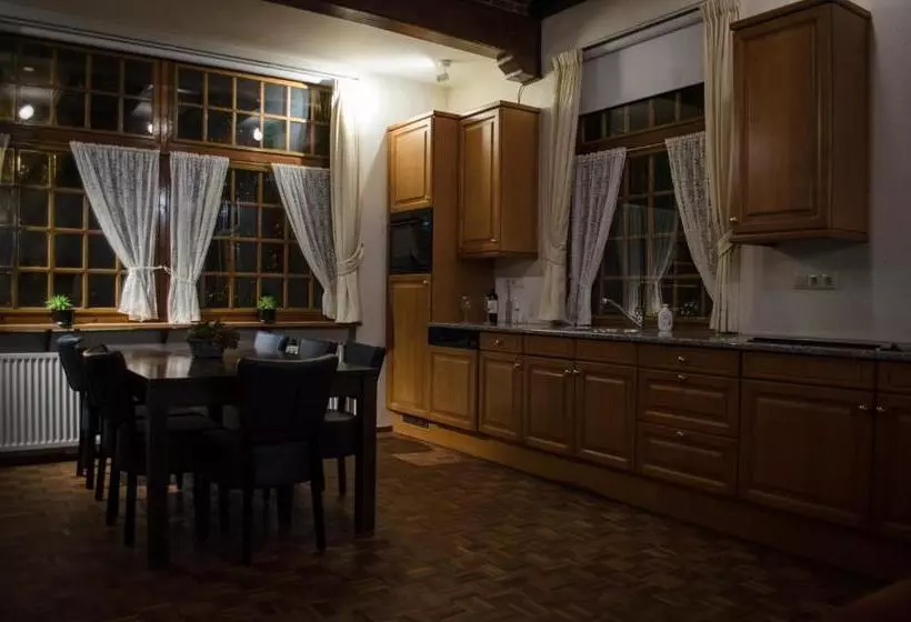 ユースホステル Herberg Erve Kots Logement