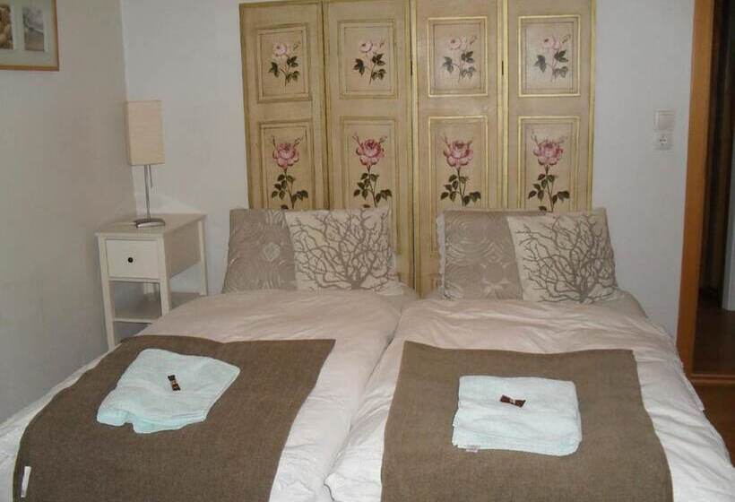 پانسیون Guesthouse Fludir