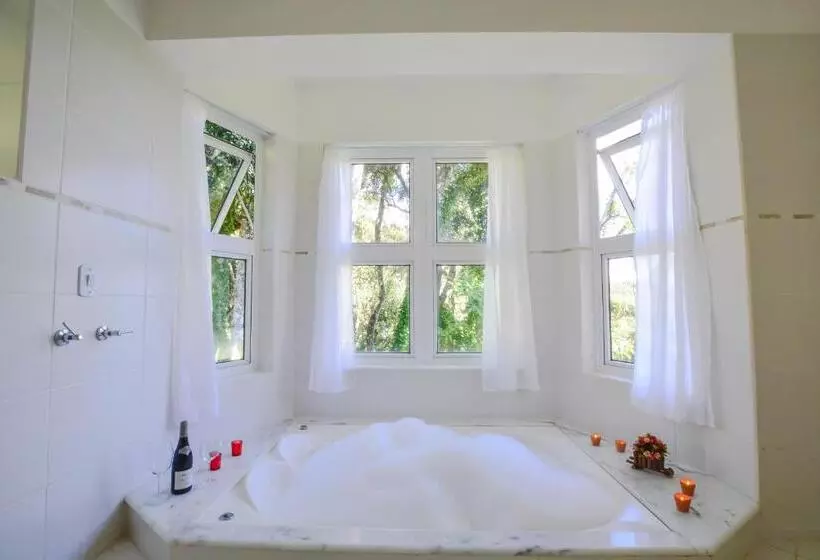 ペンション La Réserve Suites