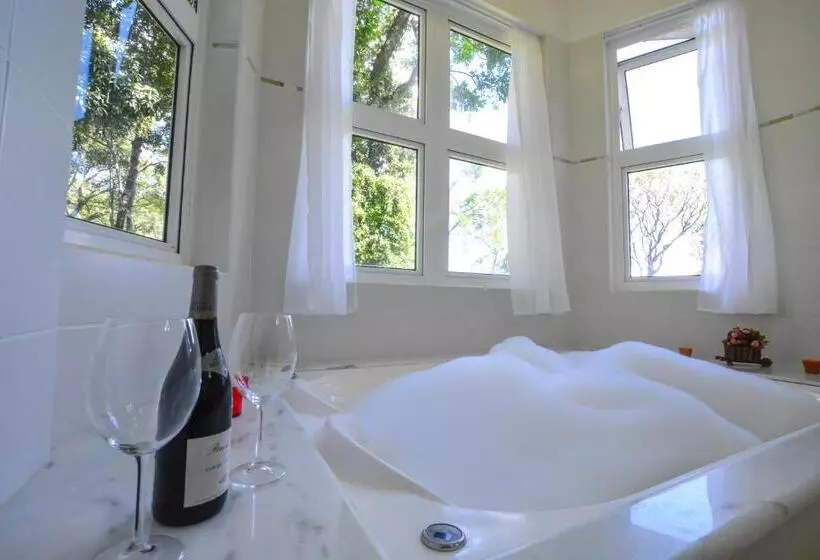 ペンション La Réserve Suites