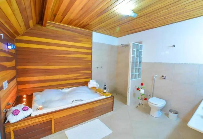 ペンション La Réserve Suites