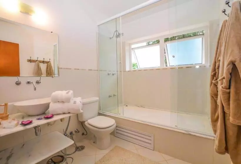 ペンション La Réserve Suites
