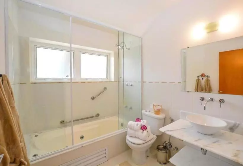 ペンション La Réserve Suites