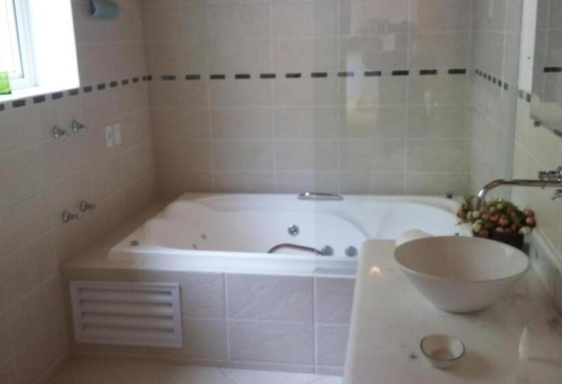 بنسيون La Réserve Suites