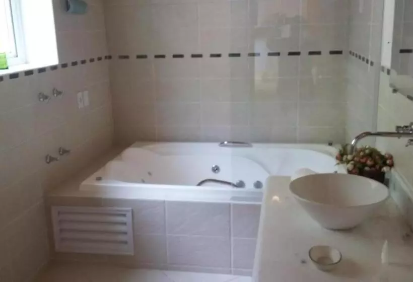 ペンション La Réserve Suites