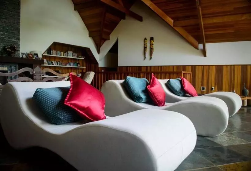 ペンション La Réserve Suites