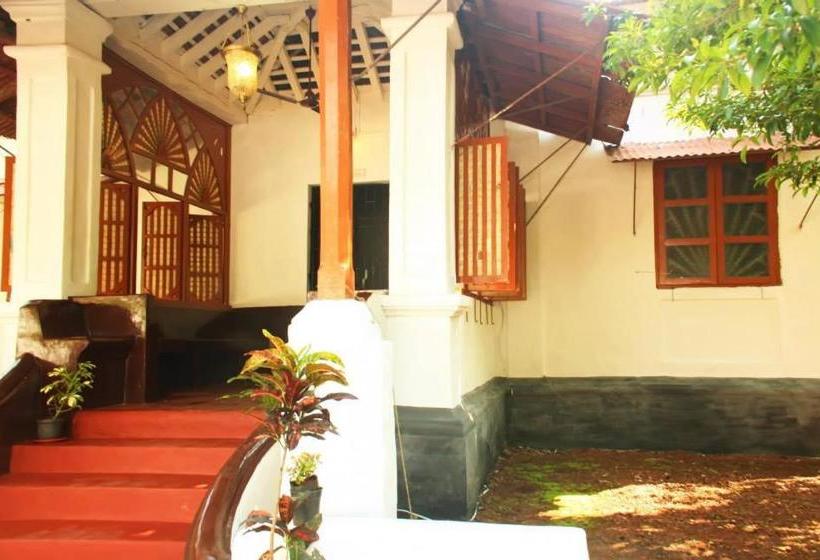 بنسيون Casa Aluizio