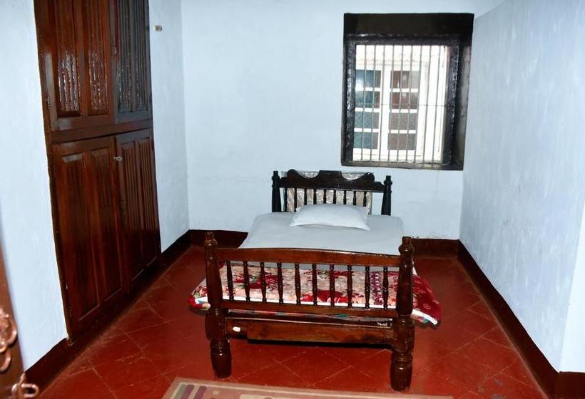 بنسيون Casa Aluizio