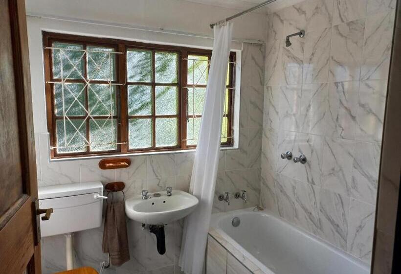 بنسيون Marula Gardens