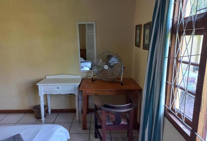 بنسيون Marula Gardens