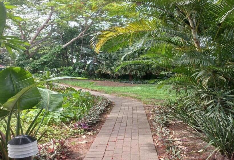 بنسيون Marula Gardens