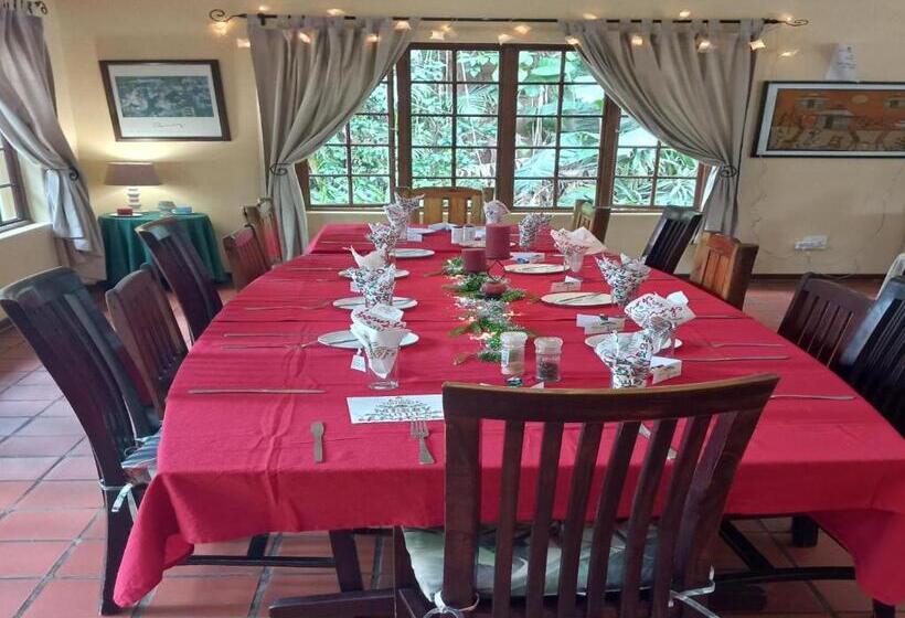 بنسيون Marula Gardens