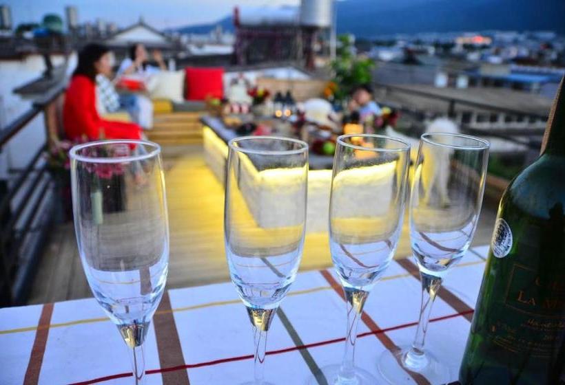 פנסיון Snow King