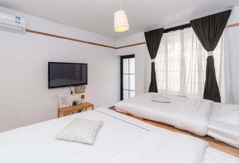 פנסיון Snow King