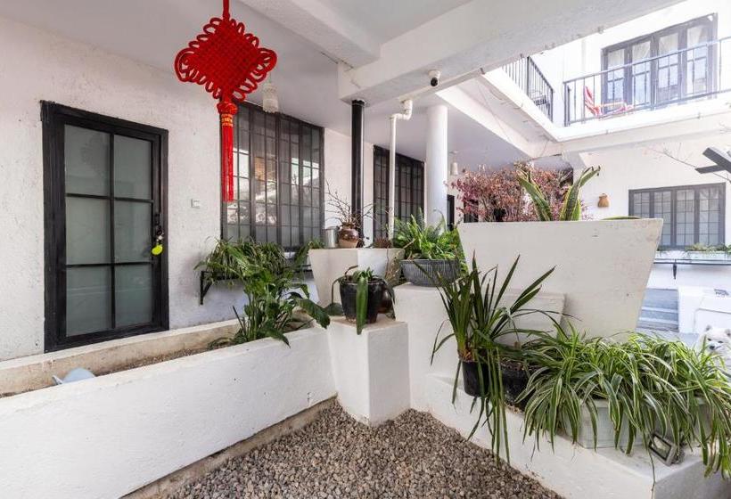 פנסיון Snow King