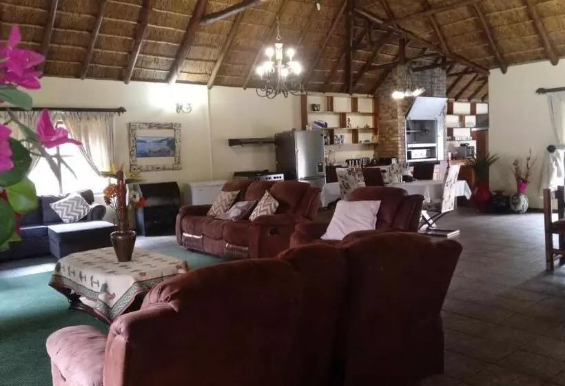 Majatalo Thatch Haven Guesthouse