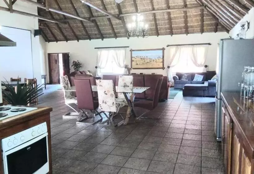 Majatalo Thatch Haven Guesthouse