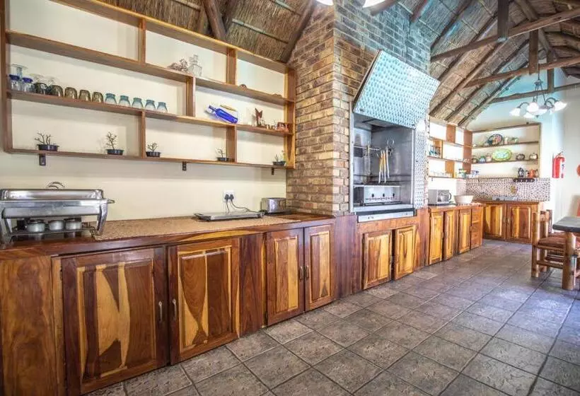 Majatalo Thatch Haven Guesthouse