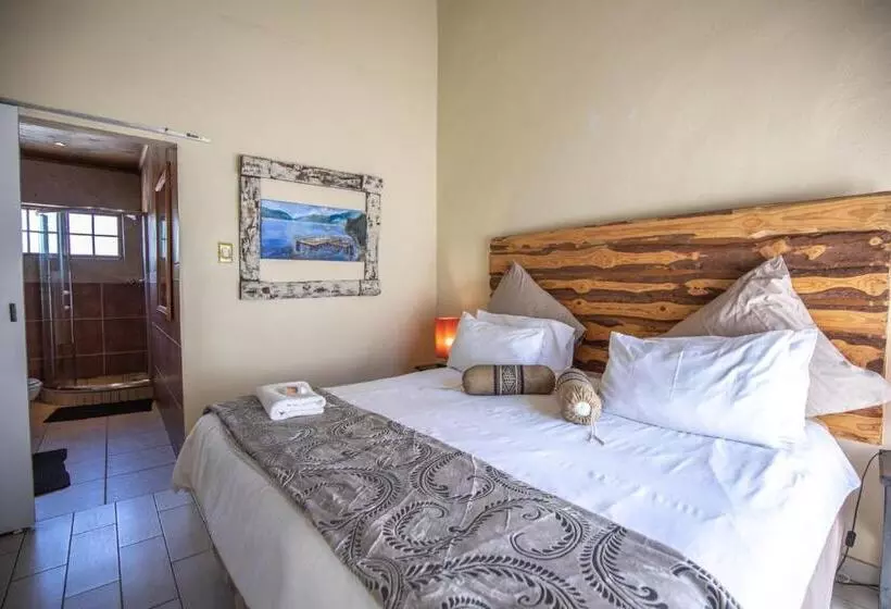 Majatalo Thatch Haven Guesthouse