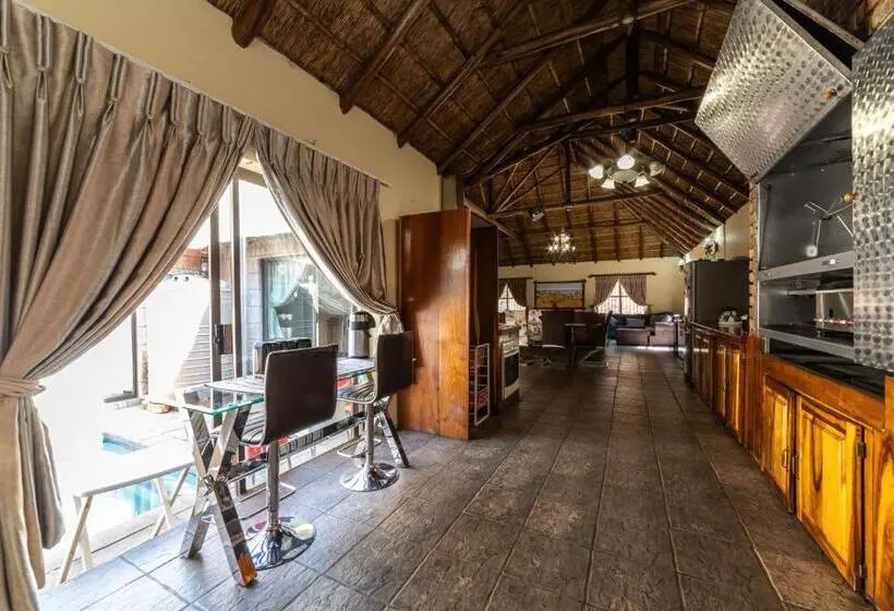 ペンション Thatch Haven Guesthouse