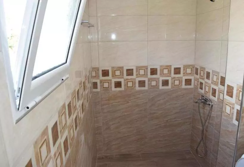 Aamiaismajoitus (B&B) Velco Bb Himara