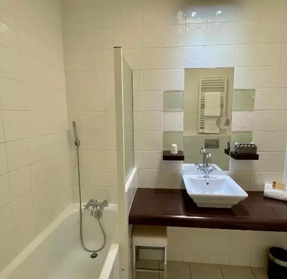 Hotelli Hôtel Au Logis Des Remparts