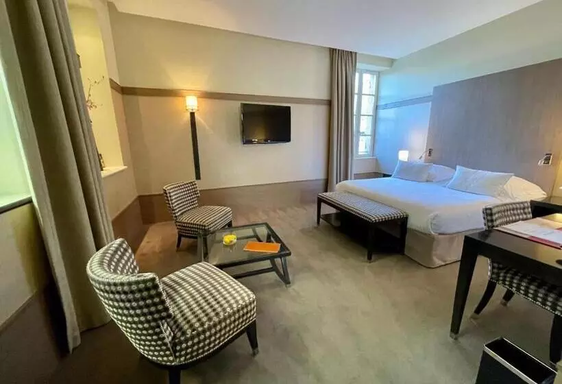 Hotelli Hôtel Au Logis Des Remparts