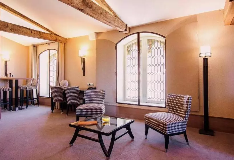 Hotelli Hôtel Au Logis Des Remparts