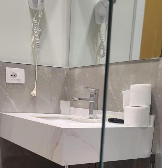 פנסיון Vila Lili Guest House   Berat