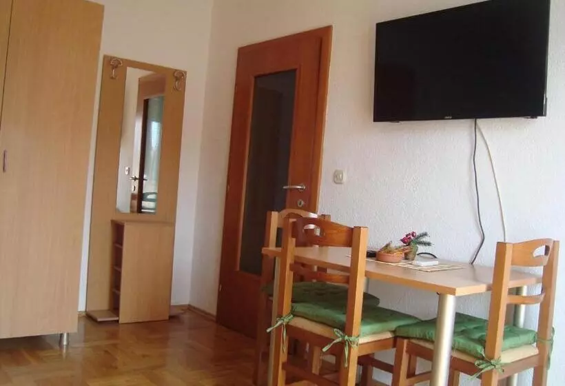 پانسیون Villa Afrodita