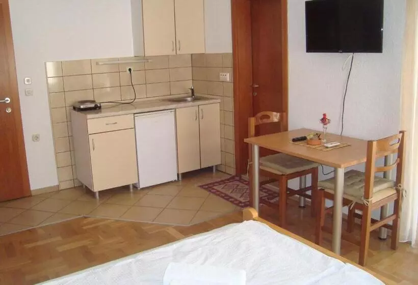 پانسیون Villa Afrodita