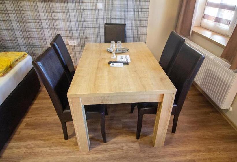 Radics Panzió étterem és Pihenő Központ