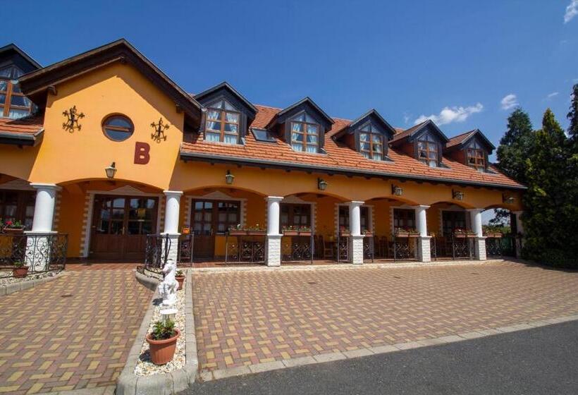 Radics Panzió étterem és Pihenő Központ