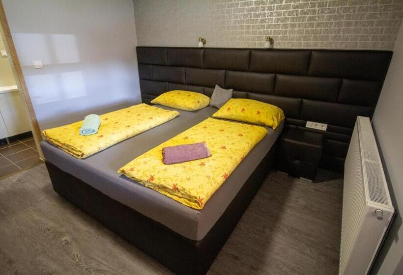 Radics Panzió étterem és Pihenő Központ