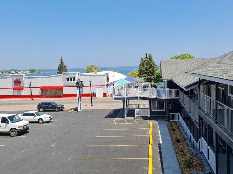 Общежитие Bayside Inn