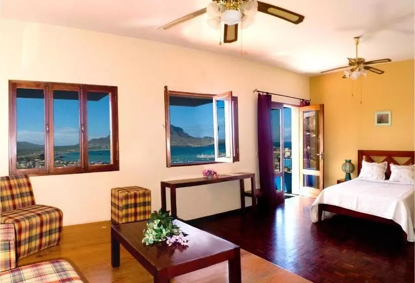 تختخواب و صبحانه Solar Windelo