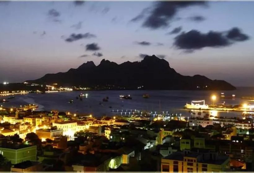 تختخواب و صبحانه Solar Windelo