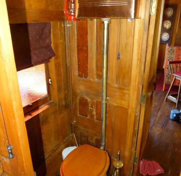 酒店 Wacky Stays   Unique Farm Stay Glamping Rentals, Free Animal Feeding Tours