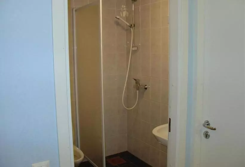 پانسیون Kuressaare Airport Guest House