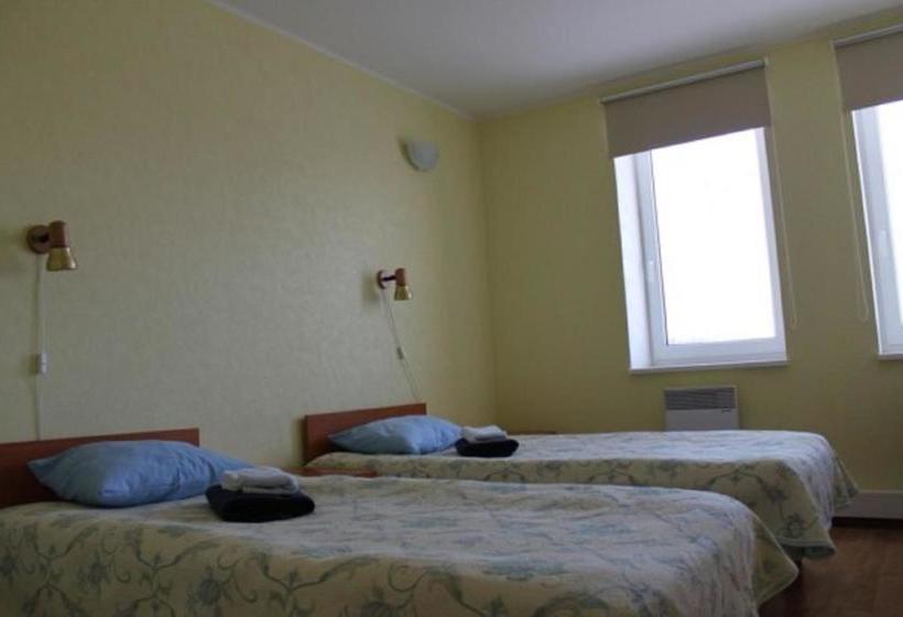 پانسیون Kuressaare Airport Guest House