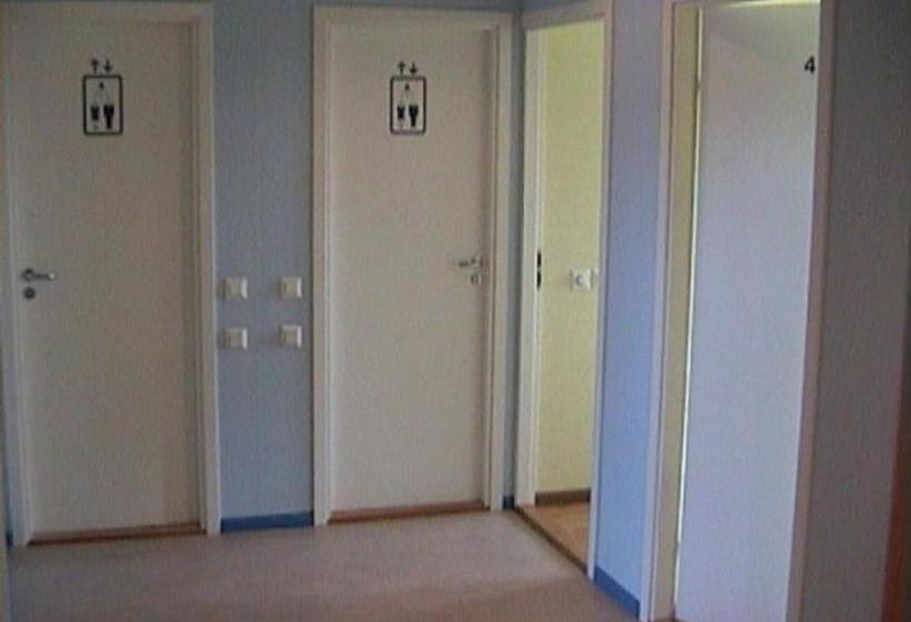 پانسیون Kuressaare Airport Guest House