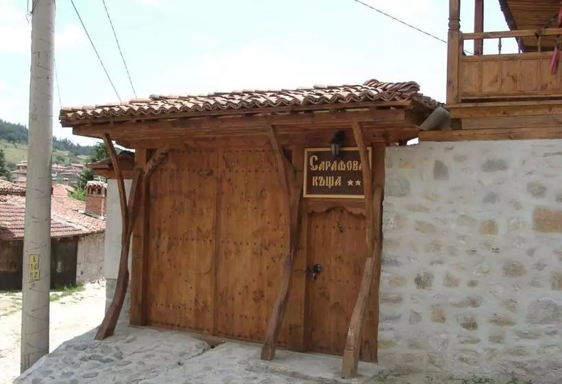 پانسیون Sarafova Guest House