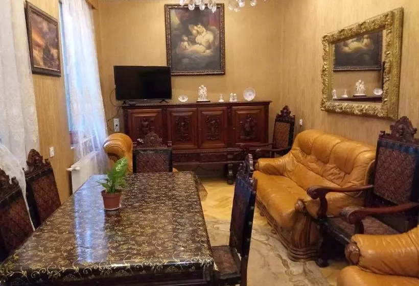 پانسیون Tamar Guest House