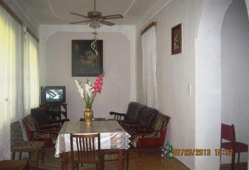 پانسیون Tamar Guest House