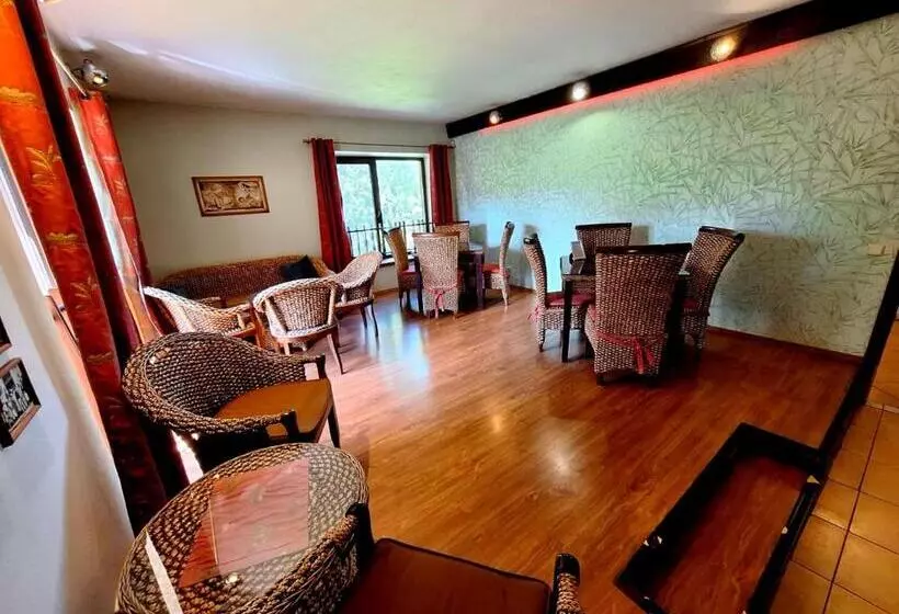 Majatalo Vila Fenix B&b