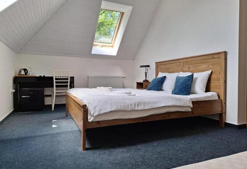 بنسيون Vila Fenix B&b