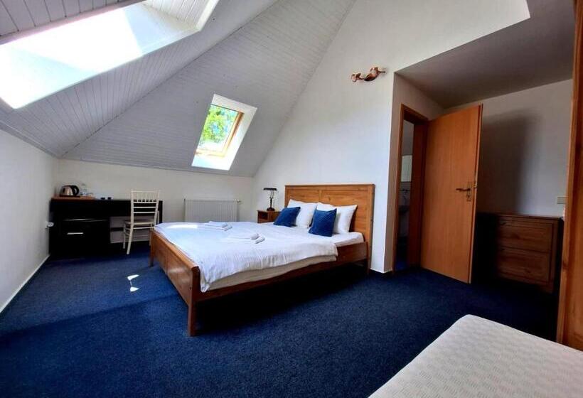 بنسيون Vila Fenix B&b