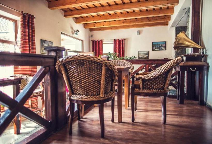 بنسيون Vila Fenix B&b